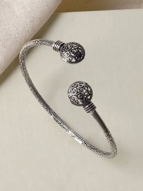 

TEEJH Silver-Plated Oxidised Floral Bracelet