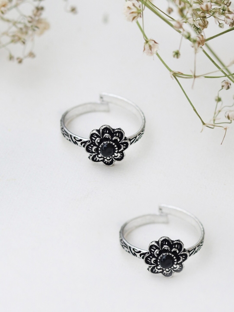 

TEEJH Pack of 2 Black & Silver Toned Oxidised Toe Rings
