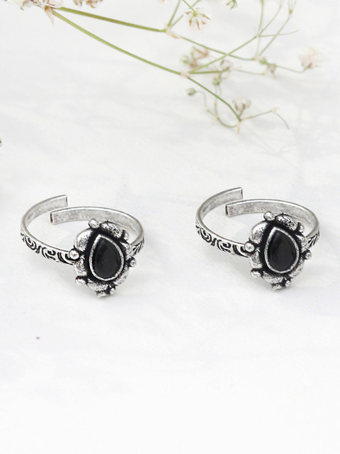 

TEEJH Set Of 2 Oxidised Silver-Plated & Black Stone Studded Toe Rings