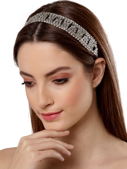 

KARATCART Women Silver-Toned & Off White Kundan & Pearl Studded Hairband