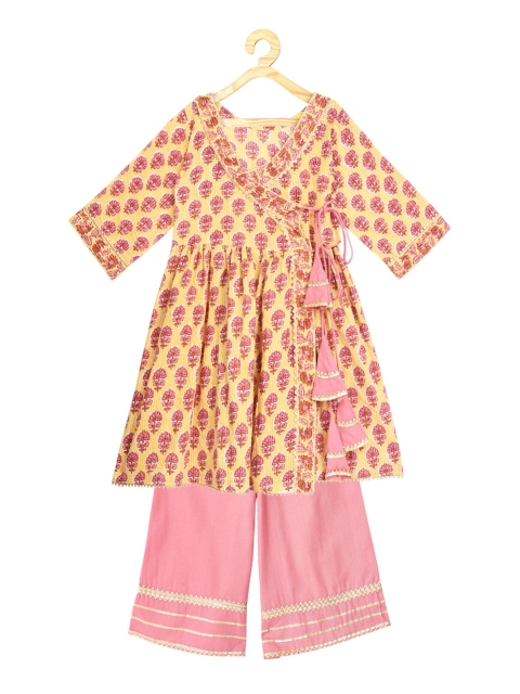 

Kinder Kids Girls Yellow Floral Printed Pleated Pure Cotton Kurta with Palazzos
