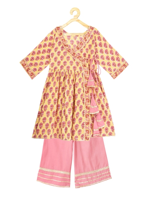 

Kinder Kids Girls Yellow Floral Printed Pleated Pure Cotton Kurta with Palazzos