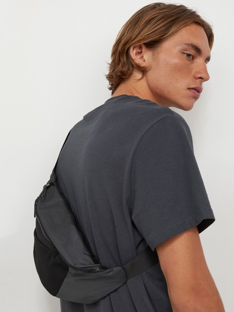 

H&M Men Grey Waist Bag