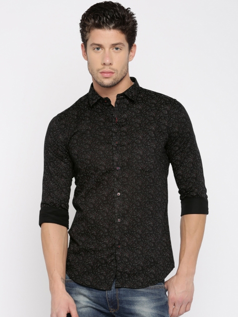 

SELA Men Black Printed Casual Shirt