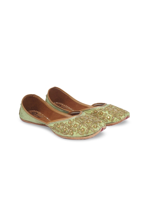 

The Desi Dulhan Women Green & Gold Party Mojaris Flats With Ethnic Embellished