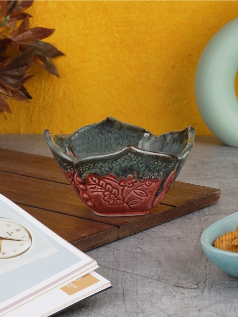 

MIAH Decor Grey & Red Pieces Textured Ceramic Glossy Bowls