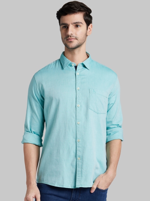 

Parx Men Green Solid Slim Fit Casual Shirt