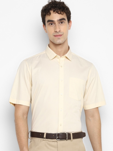 

Turtle Men Yellow Regular Fit Checked Formal Shirt