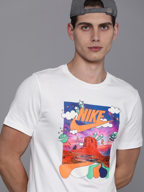 

Nike Men White LIGHT PHOTO Printed Round Neck Pure Cotton T-shirt