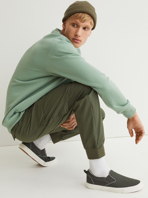 

H&M Men Green Nylon Cargo Joggers