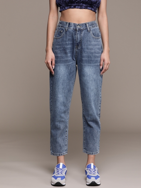 

URBANIC Women Blue Cotton Straight Fit Light Fade Stretchable Jeans
