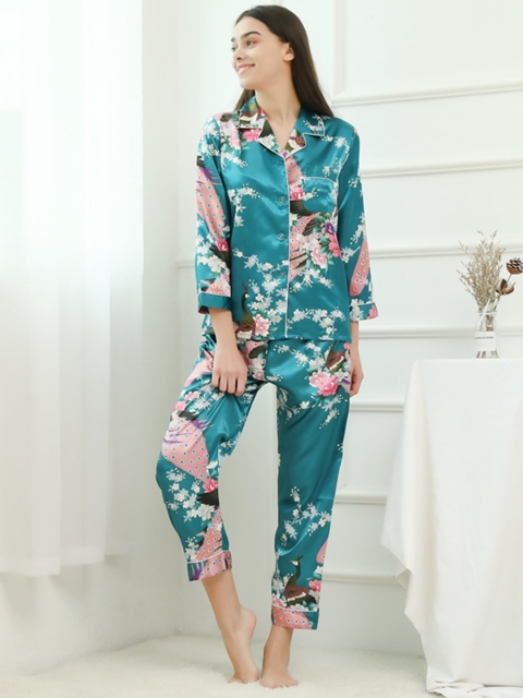 

URBANIC Women Teal Green & White Printed Night suit