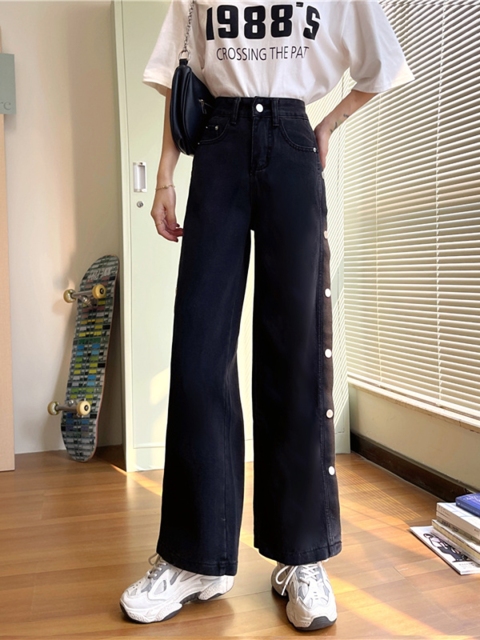

URBANIC Women Black Solid Straight Fit Stretchable Jeans