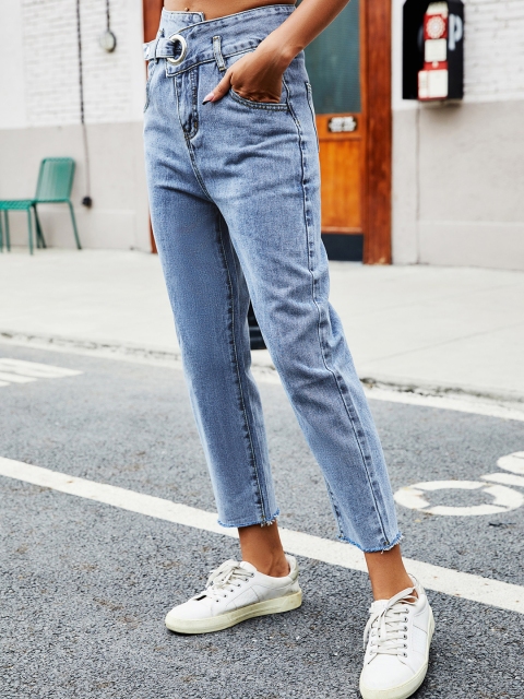 

URBANIC Women Blue Pure Cotton Cropped Jeans