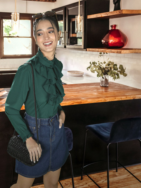 

URBANIC Women Navy Blue Solid Cotton Denim Mini A-Line Skirt