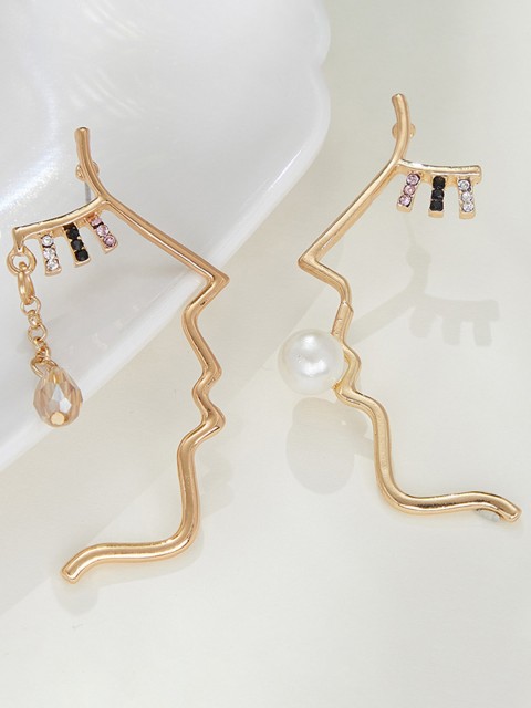 

URBANIC Gold-Toned Face Shaped Stone-Studded & Beaded Mismatch Drop Earrings