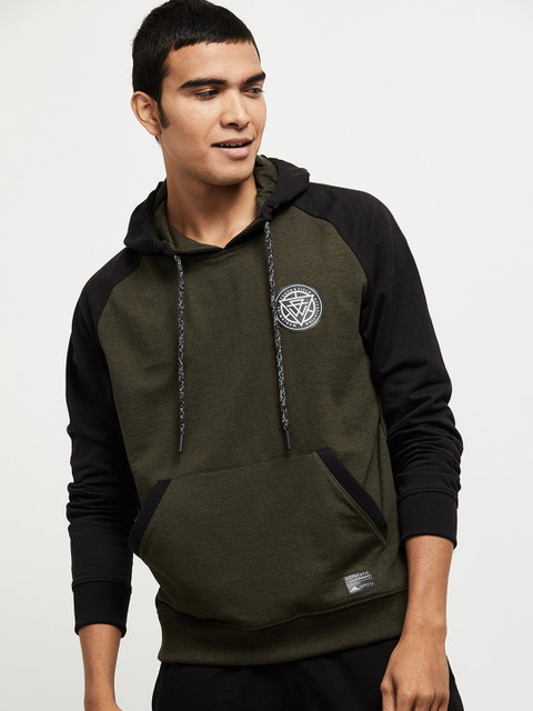 

max Men Green Solid Sweatshirt