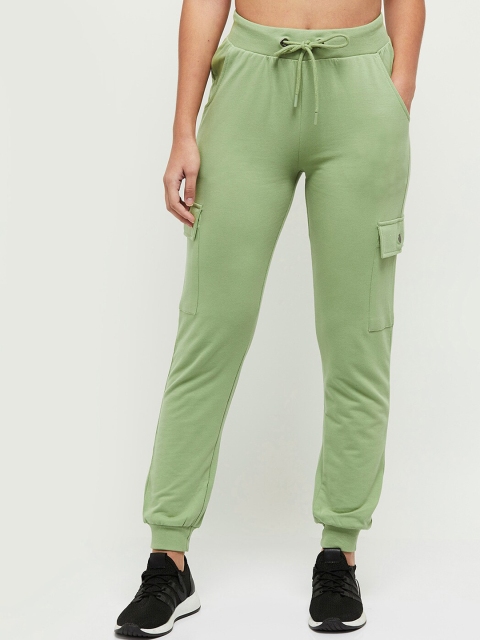 

max Women Green Solid Pure Cotton Joggers
