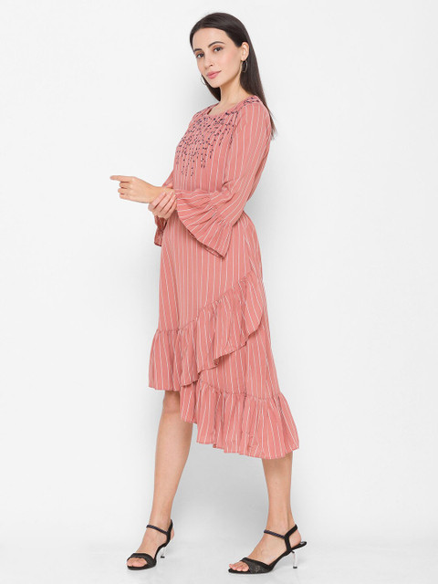 

ZOLA Peach-Coloured Georgette Midi Dress