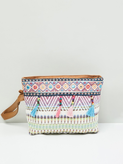 

max Women Off White Printed Zip Detail Envelope