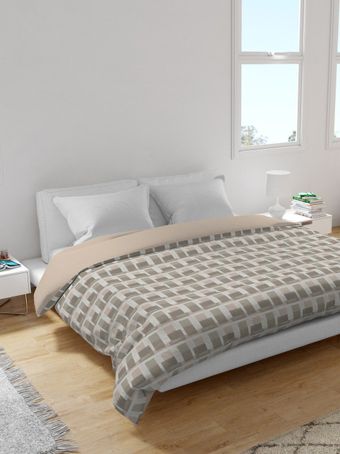 

Himeya Grey & White Geometric Mild Winter 400 GSM Double Bed Quilt