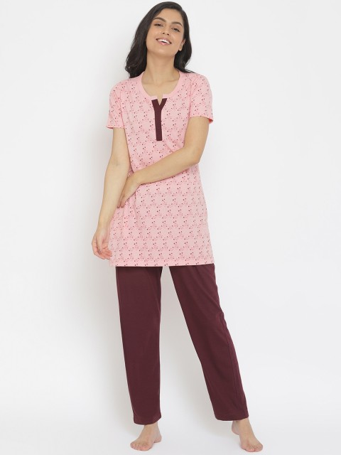 

Duchess Women Peach-Coloured & Maroon Printed Night Suit