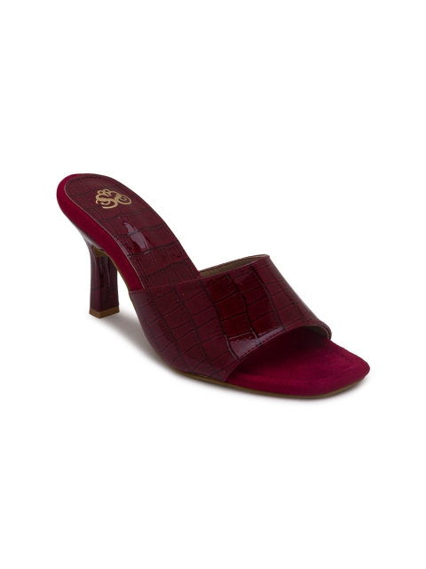 

Sole To Soul Maroon Block Mules