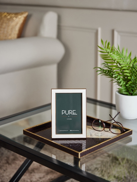 

Pure Home and Living White Solid Table Photo Frame