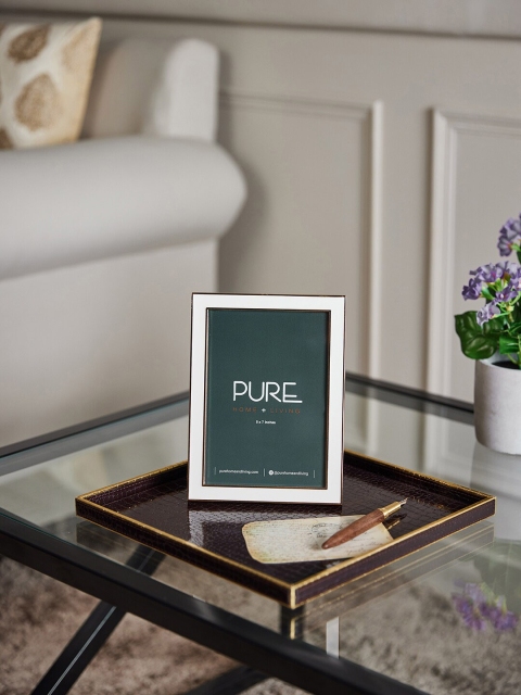 

Pure Home and Living White Solid Table Photo Frame