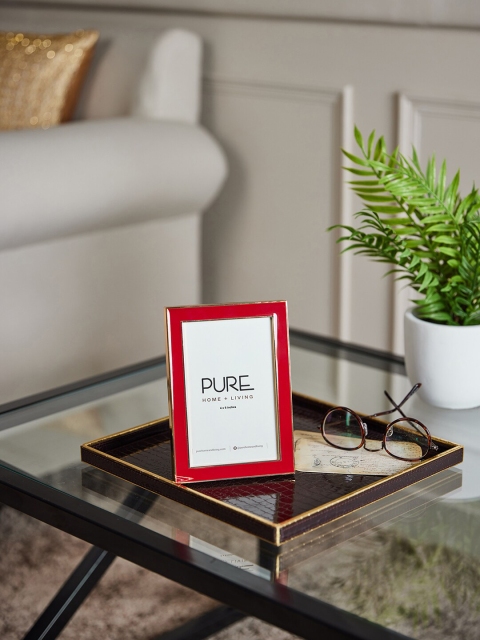 

Pure Home and Living Red Solid Table Photo Frame