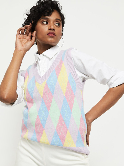 

max Women Blue & Pink Checked Sweater Vest
