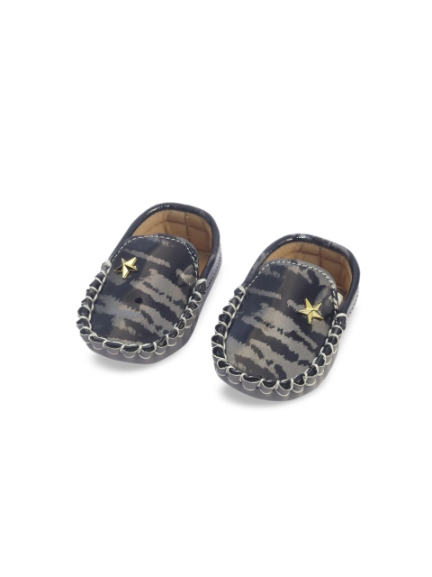 

Spiky Infants Grey Animal Print Booties