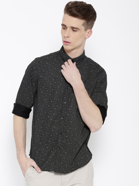 

Pepe Jeans Men Black Printed Semi Fit Casual Shirt