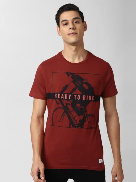 

Peter England Casuals Men Red Printed Pure Cotton Slim Fit T-shirt