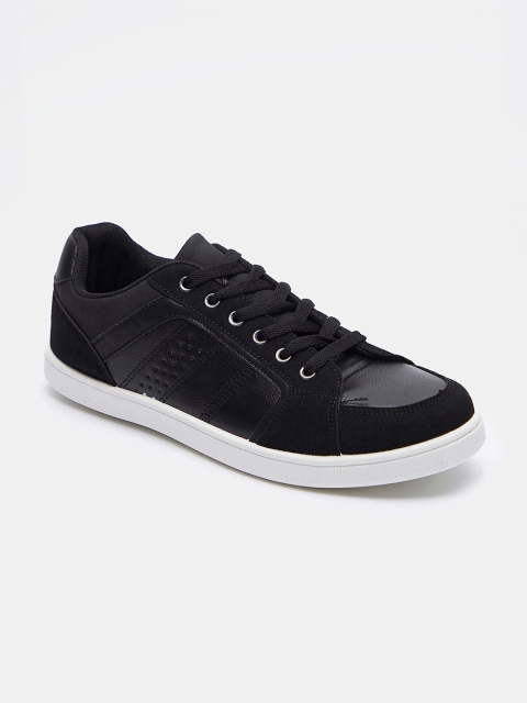 

shoexpress Men Black Textured PU Sneakers