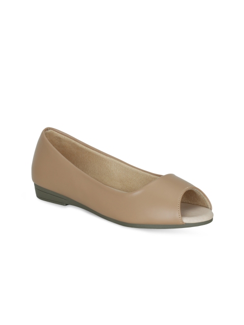 

Get Glamr Women Beige Ballerinas Flats