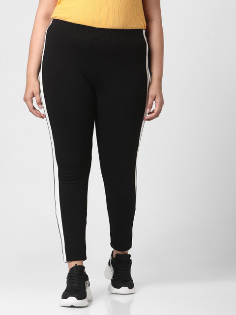 

Vero Moda Women Black Solid Relaxed Fit Treggings