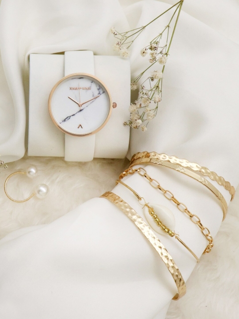 

JOKER & WITCH Women White & Gold-Toned Suede Watch Gift Set JWLT318