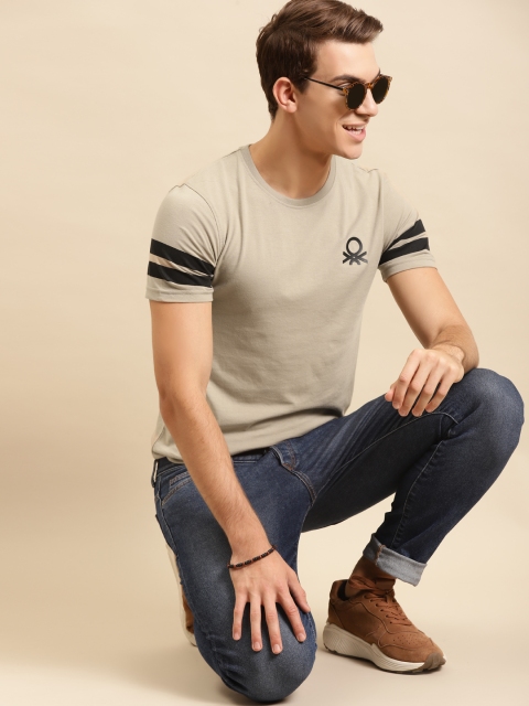 

United Colors of Benetton Men Beige Solid T-shirt
