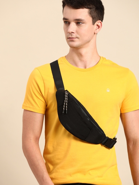 

United Colors of Benetton Men Yellow Solid T-shirt