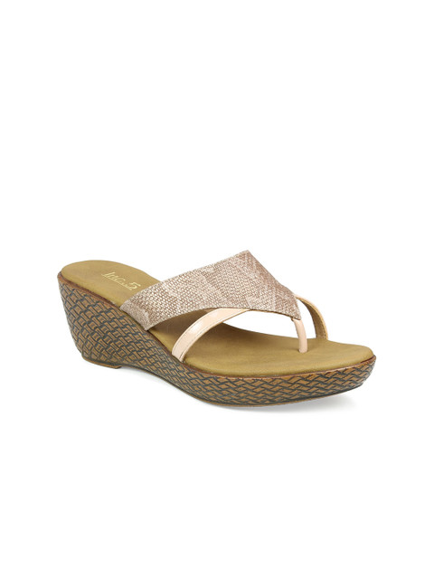 

Inc 5 Brown Textured Wedge Sandals