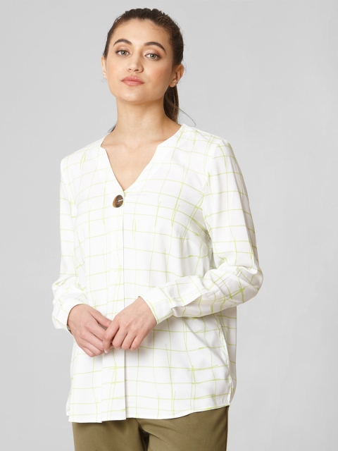 

Vero Moda White Checked Regular Top
