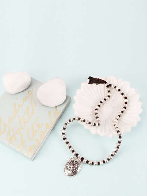 

SANGEETA BOOCHRA Silver-Toned & Black Silver Necklace