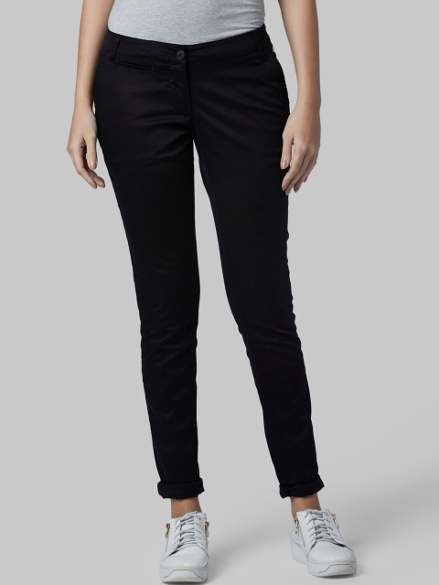 

Park Avenue Woman Women Black Trousers
