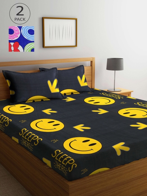 

Arrabi Black & Blue Graphic 300 TC 2 King Bedsheet with 4 Pillow Covers