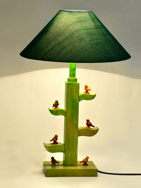 

ExclusiveLane 17 Inch Parrot & Tree Table Lamp In Wood, Green