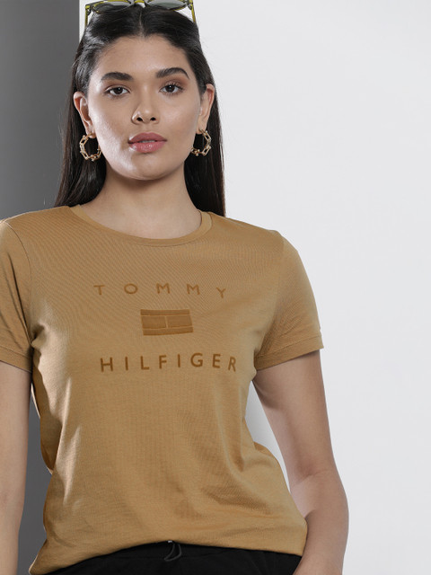 

Tommy Hilfiger Women Beige Typography Printed Regular Fit T-shirt