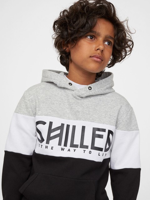 

H&M Boys Grey & Black Printed Hoodie