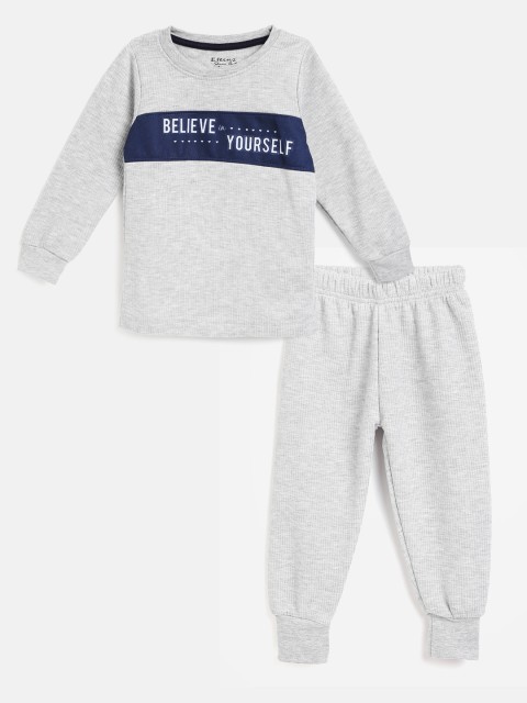 

Eteenz Girls Grey Melange Self-Striped Typography Print Thermal Set