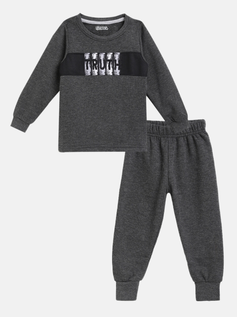 

Eteenz Boys Charcoal Grey & Black Premium Cotton Self-Striped Typography Print Thermal Set